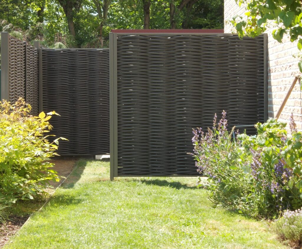 Forest Avenue - tressage double - pare-vue pour entrée jardin