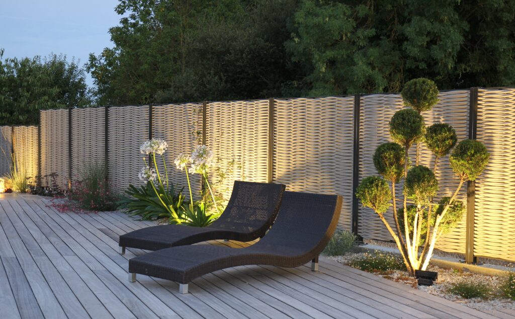 panneau tressé en PE pour jardin en Suisse romande
